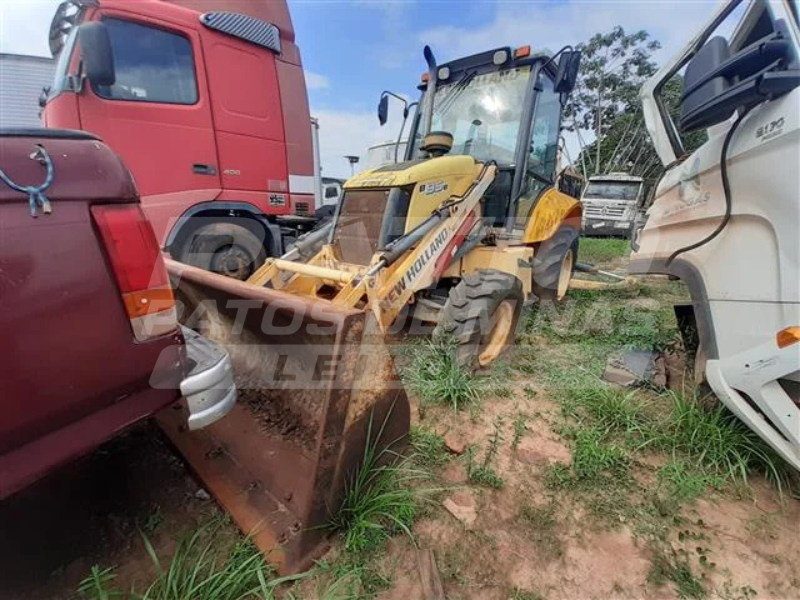NEW HOLLAND RETROESCAVADEIRA MODELO B95U 4X4 2013/2013