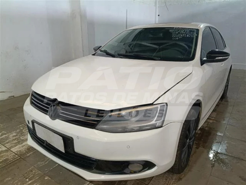 VOLKSWAGEN - JETTA 2.0T BRANCA 2011/2012 ALCO/GASO